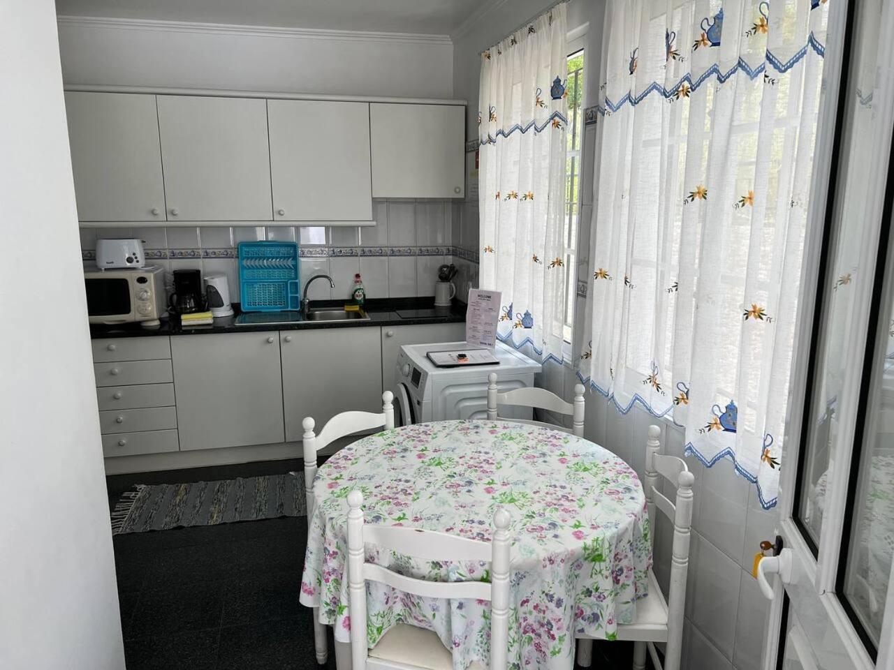 Comfortable 2-Bedroom Apartment For Relaxing Stays Фуншал Екстериор снимка